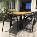 Mesa Petiribí + Sillas Allegra negras