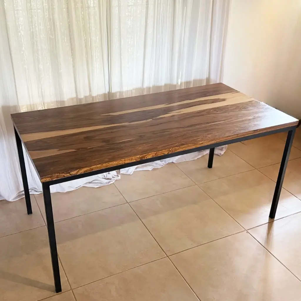 Mesa Denver Guayubira hierro y madera